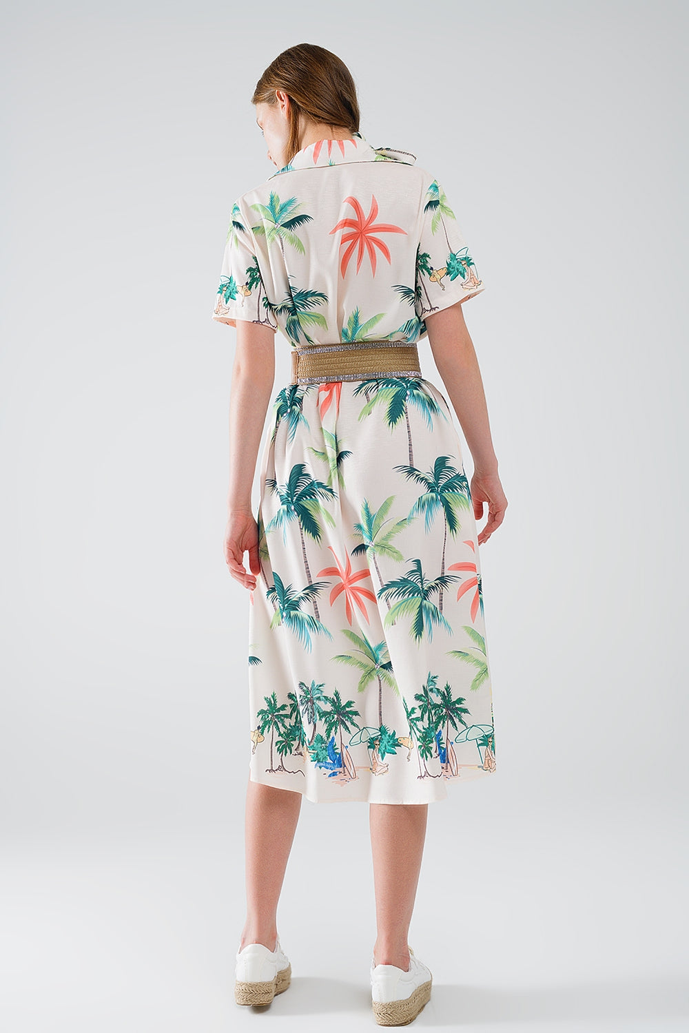 Vestido midi creme com estampado de praia e gola polo