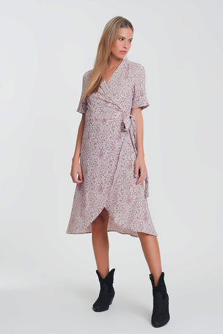 vestido midi cruzado com estampa floral rosa