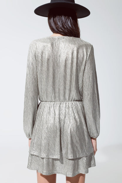 Vestido Prateado de Manga Comprida com Camadas