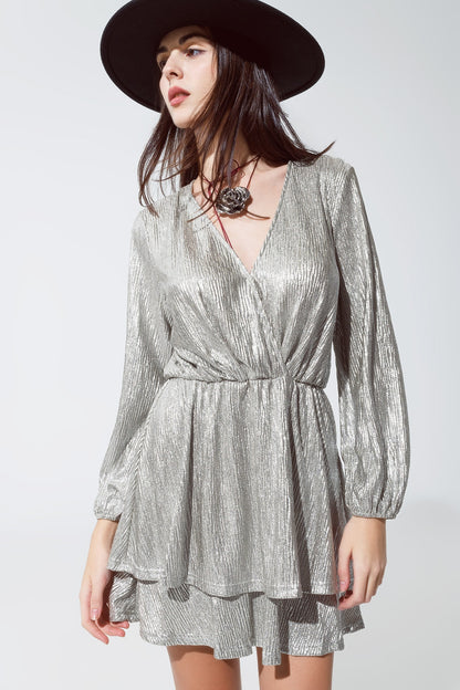 Vestido Prateado de Manga Comprida com Camadas
