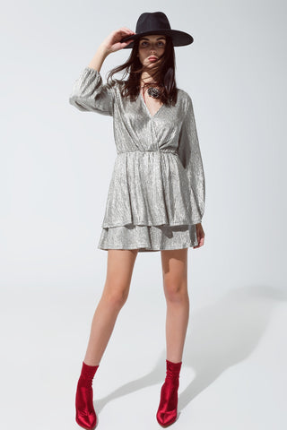 Vestido Prateado de Manga Comprida com Camadas