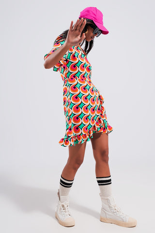 Vestido curto com babados e estampa laranja dos anos 70